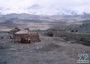 cd1040-s03.jpg - Yurts