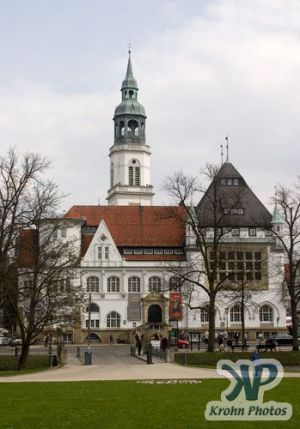 cd90-d10.jpg - Town Hall