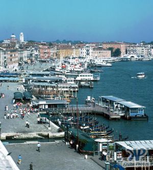 cd75-s10.jpg - Venice