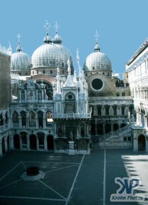 cd75-s22.jpg - Venice