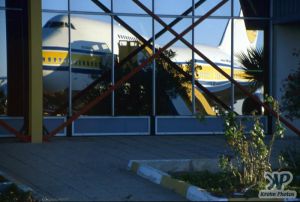 cd10-s01.jpg - Windhoek Airport 