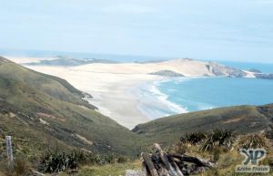 cd35-s03.jpg - Deserted sandy beaches