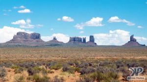 cd1032-s02.jpg - Monument Valley