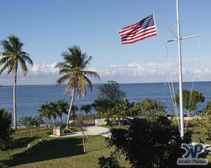 cd34-d07.jpg - Biscayne Park Centre