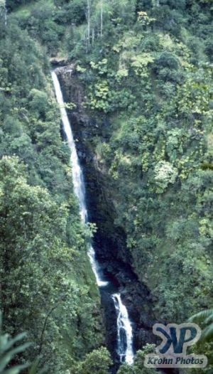 cd30-s16.jpg - Waterfall