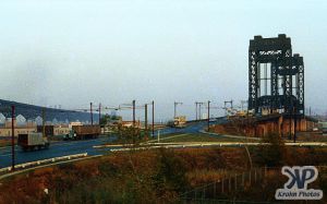 cd133-s05.jpg - Unknown Bridge