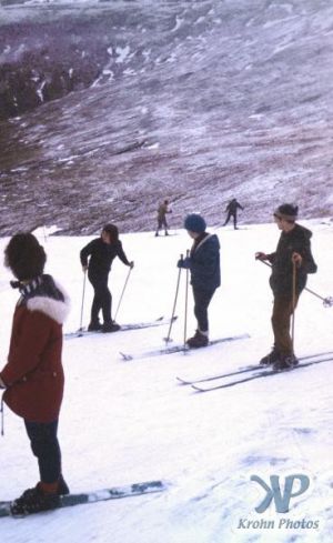 cd60-s07.jpg - Ski Lesson