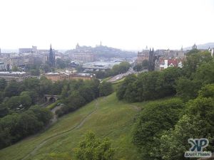 edinburgh.jpg - Edinburgh Castle