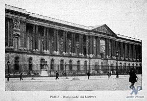 cd2025-pc06.jpg - Colonnade du Louvre, Paris