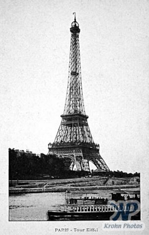 cd2025-pc08.jpg - Eiffel Tower, Paris