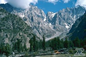 cd04-s03.jpg - Pakistan mountains