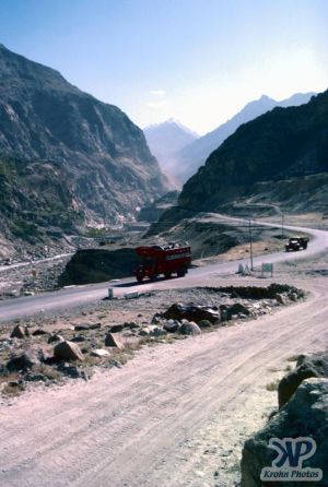 cd04-s16.jpg - Karakoram Highway