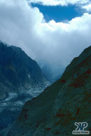 cd04-s30.jpg - Himalayas 
