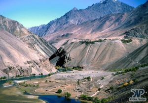 lake-s24b1.jpg - A lake in NW. Pakistan