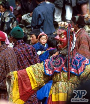 cd1015-s06.jpg - Masked Dancer