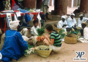 dvd1000-s124.jpg - Market Place