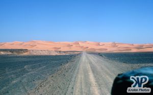 dvd1000-s141.jpg - Saharan road